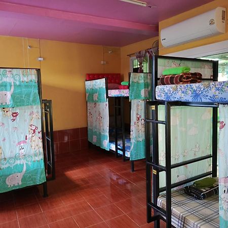 Ruengsrisiri Guesthouse Сукотай Екстериор снимка