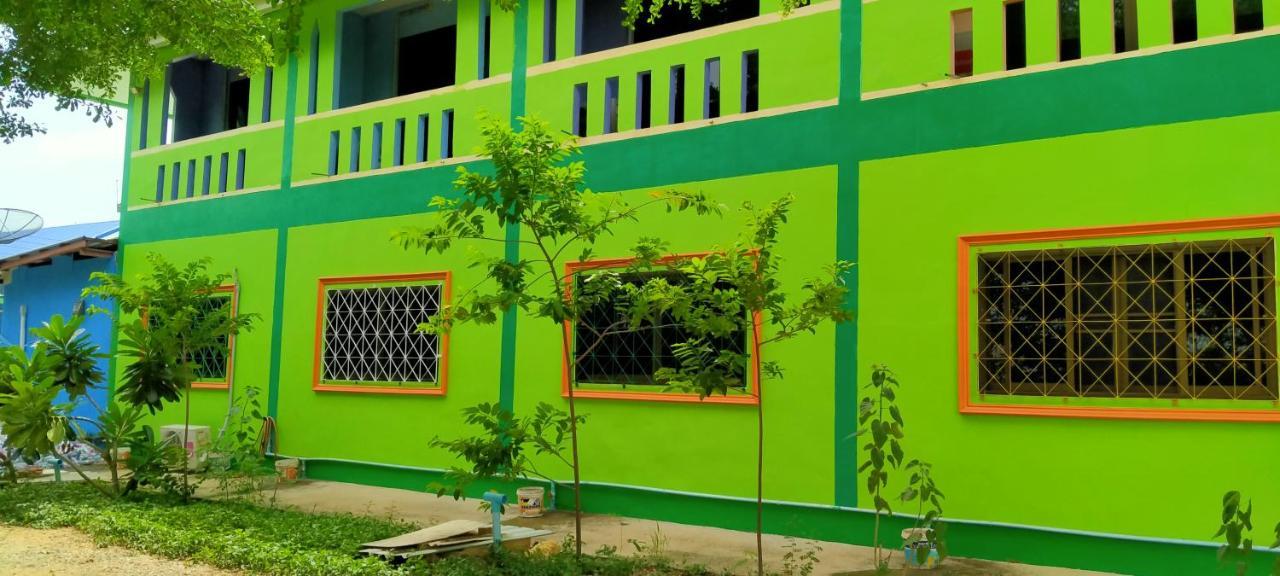 Ruengsrisiri Guesthouse Сукотай Екстериор снимка
