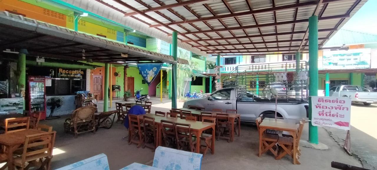 Ruengsrisiri Guesthouse Сукотай Екстериор снимка