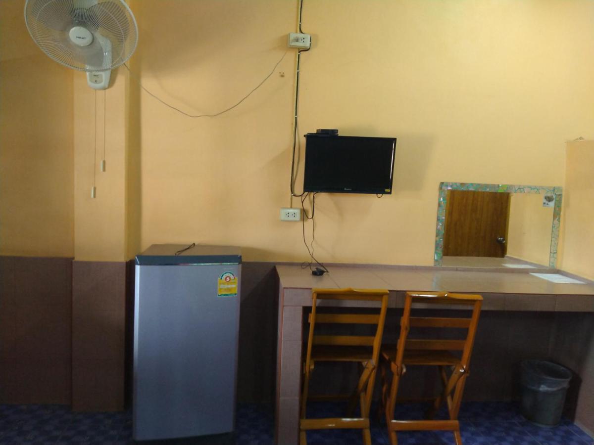 Ruengsrisiri Guesthouse Сукотай Екстериор снимка