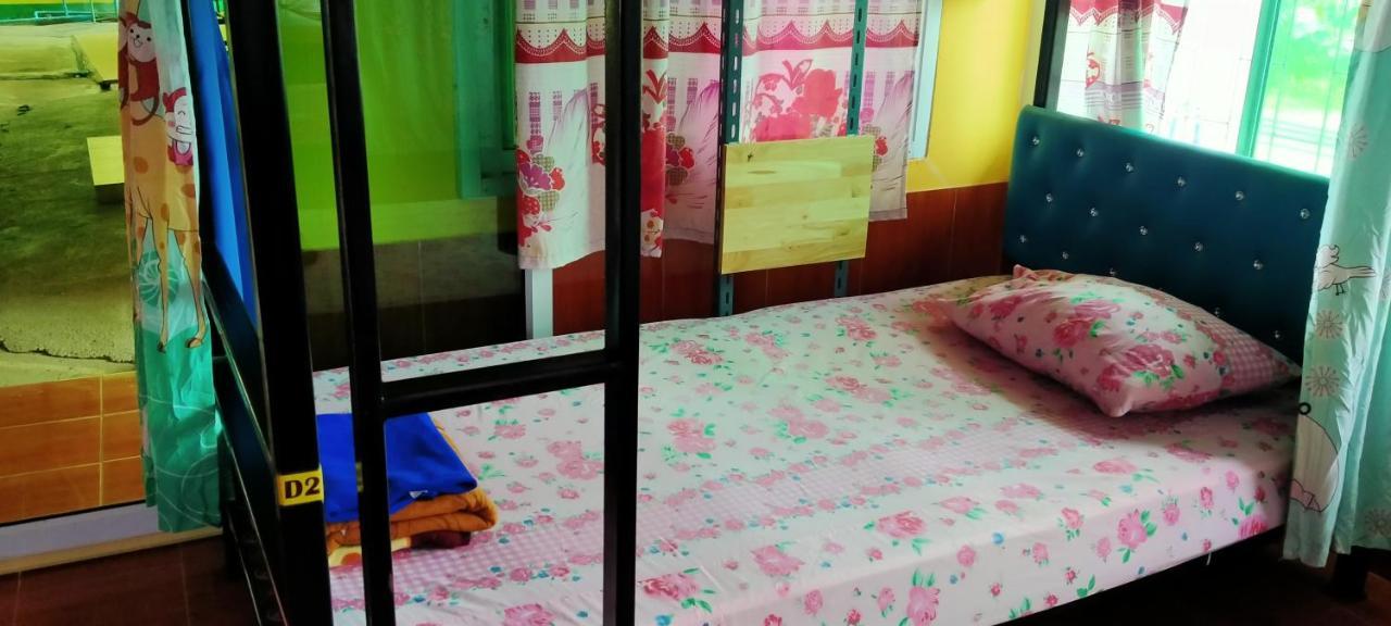 Ruengsrisiri Guesthouse Сукотай Екстериор снимка