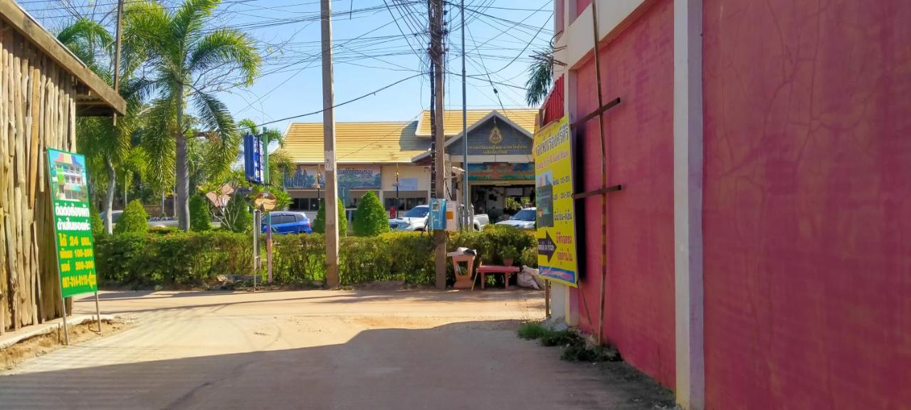 Ruengsrisiri Guesthouse Сукотай Екстериор снимка