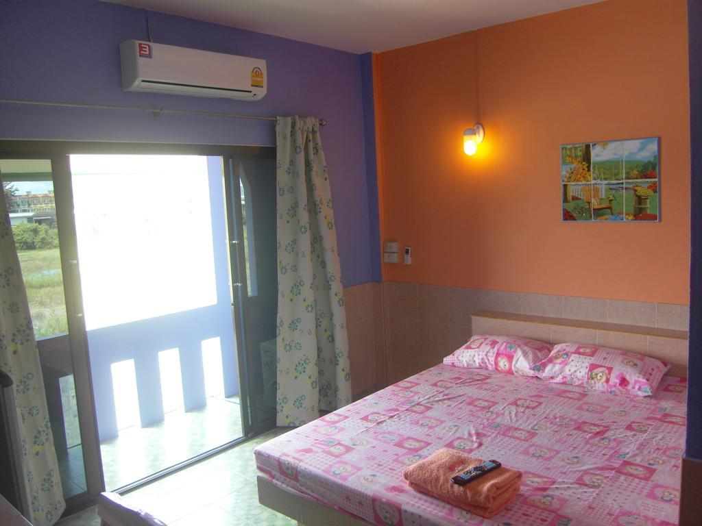 Ruengsrisiri Guesthouse Сукотай Екстериор снимка