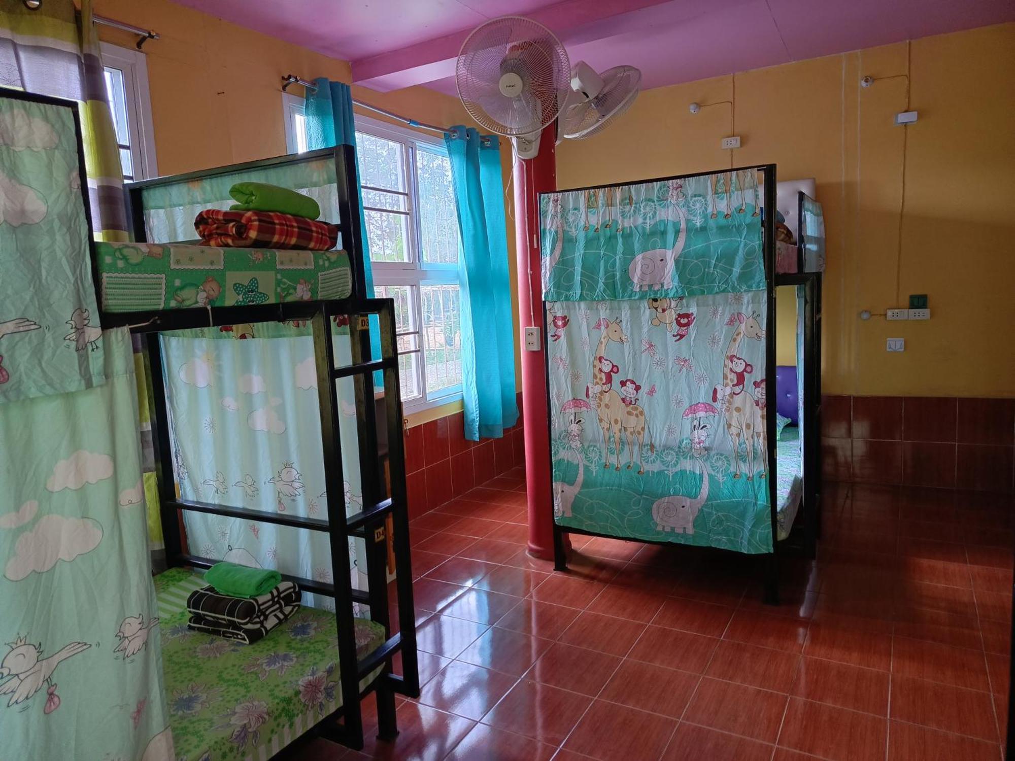 Ruengsrisiri Guesthouse Сукотай Екстериор снимка