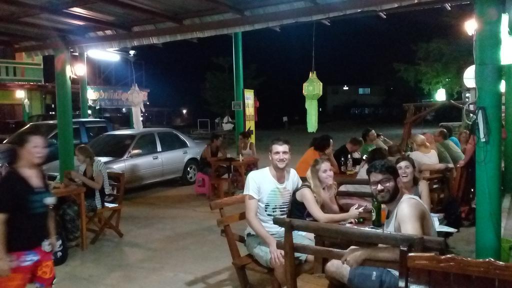 Ruengsrisiri Guesthouse Сукотай Екстериор снимка