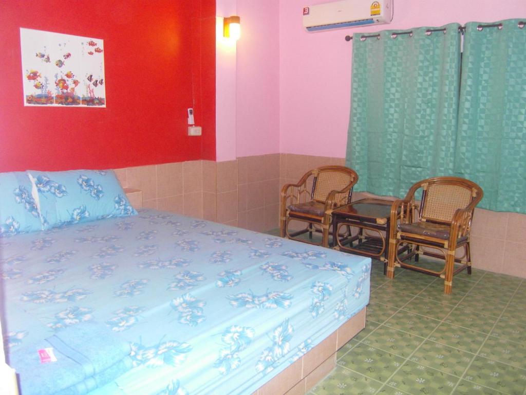 Ruengsrisiri Guesthouse Сукотай Екстериор снимка