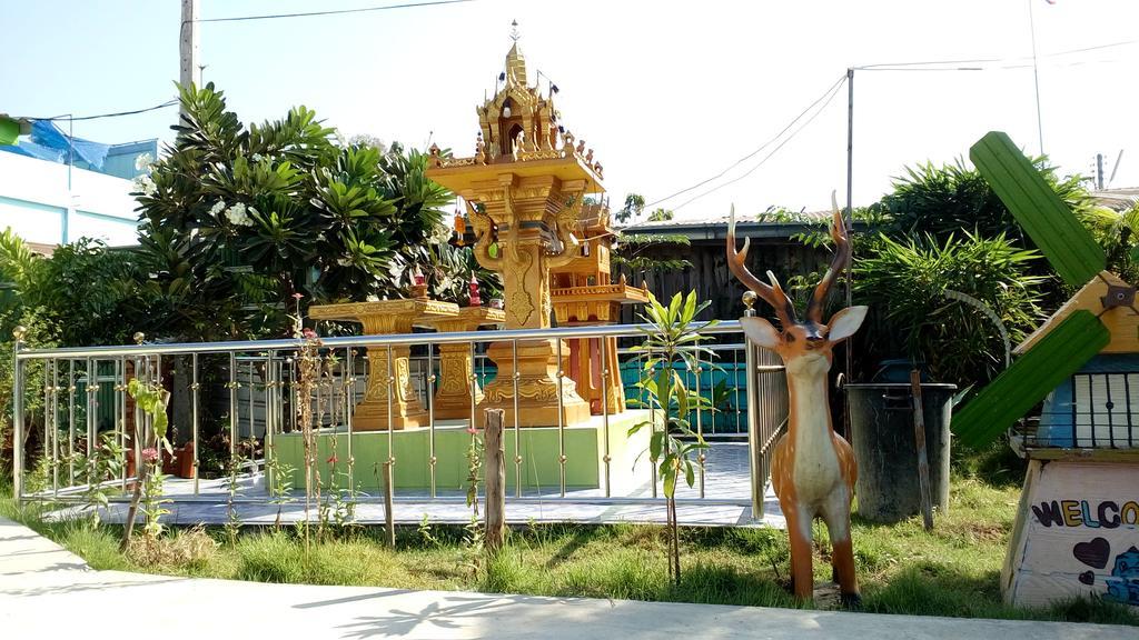 Ruengsrisiri Guesthouse Сукотай Екстериор снимка