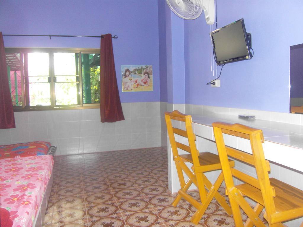 Ruengsrisiri Guesthouse Сукотай Екстериор снимка