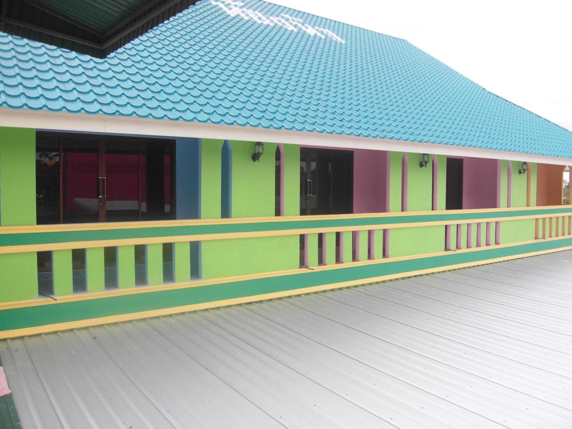 Ruengsrisiri Guesthouse Сукотай Екстериор снимка