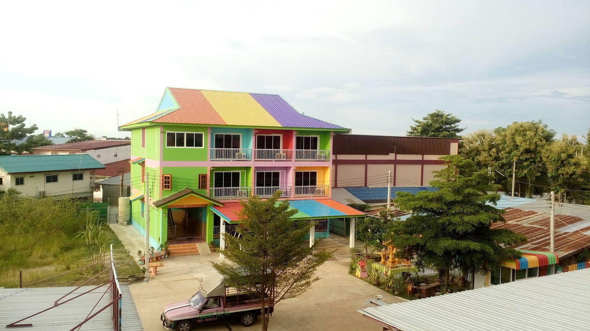Ruengsrisiri Guesthouse Сукотай Екстериор снимка